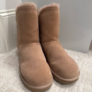 Ugg Classic Short High Low Fluff